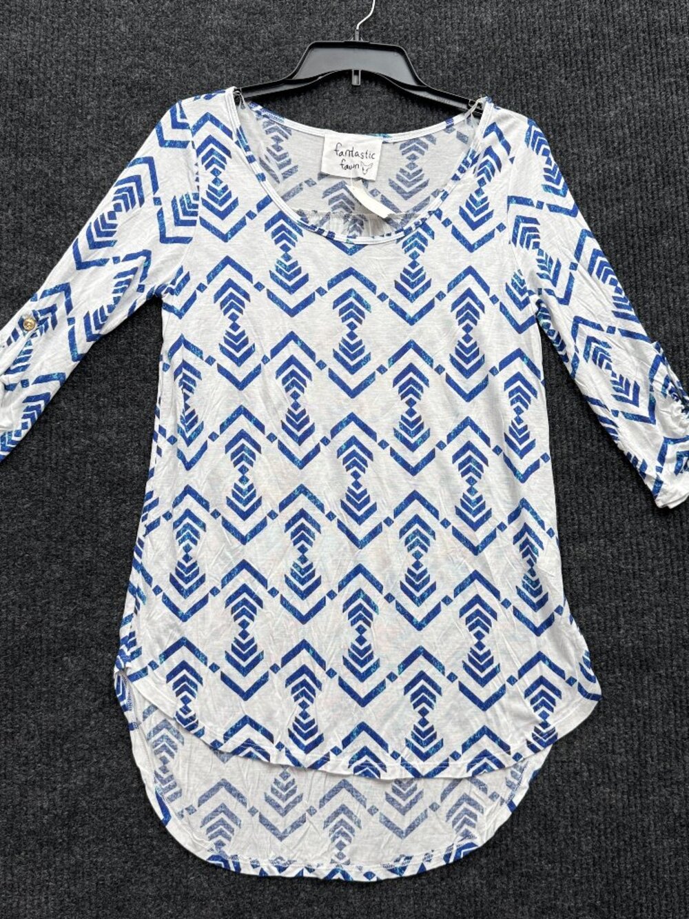 Fantastic Fawn Tunic Top Women's L Large Blue White Geometric Roll Tab Sleeve